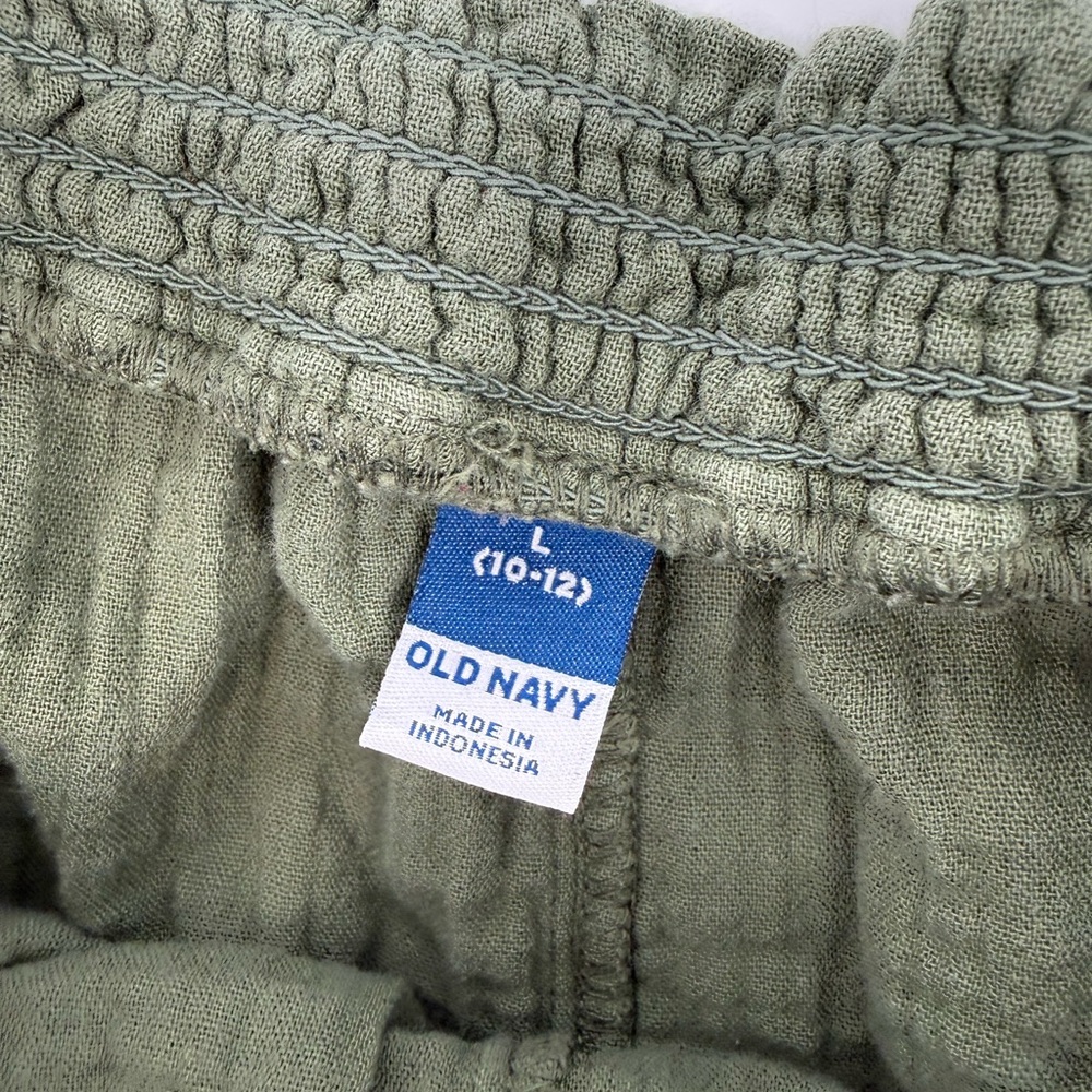 Old Navy Olive Cargo Pants - Picture 8 of 10